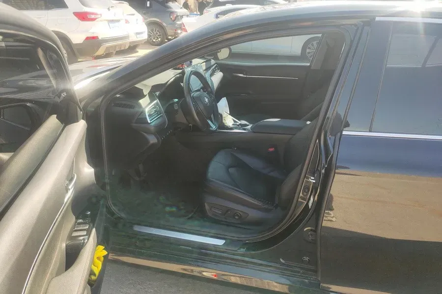 2021 Toyota Camry 2.5L 209HP L4 8AT,autocango,china used car exporter,china ev exporter,chinese used car exporter,chinese used ev exporter