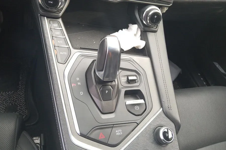 2021 LYNK&CO 01 2.0T 218HP L4 8AT,autocango,china used car exporter,china ev exporter,chinese used car exporter,chinese used ev exporter