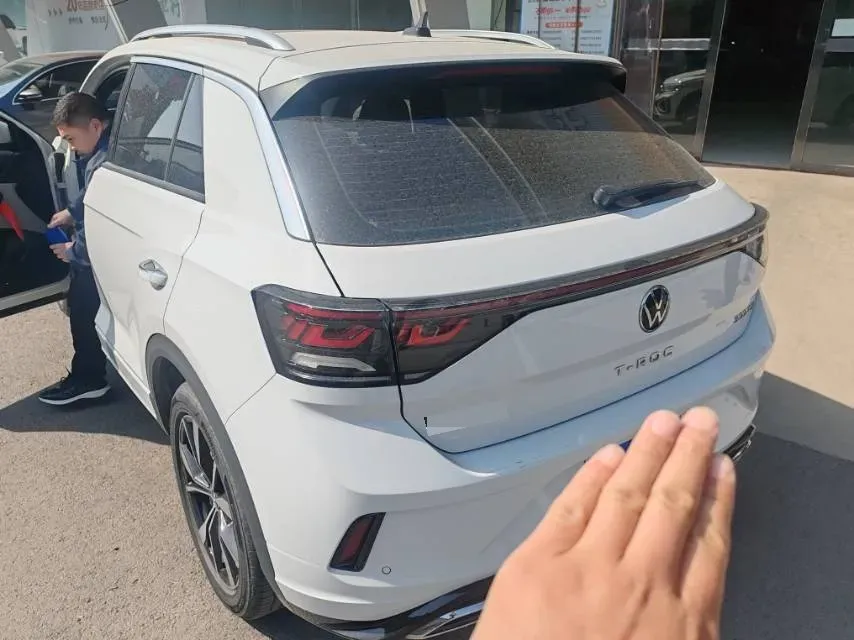 2024 Volkswagen T-Roc 1.5T 160HP L4 7DCT,autocango,china used car exporter,china ev exporter,chinese used car exporter,chinese used ev exporter