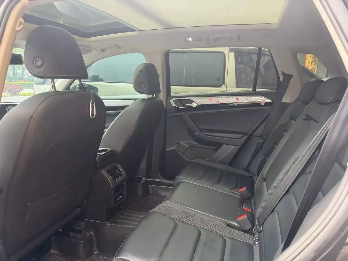 2019 Jeep Cherokee 2.0T 234HP L4 9AT,autocango,china used car exporter,china ev exporter,chinese used car exporter,chinese used ev exporter