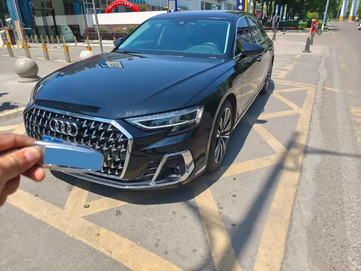 2024 Audi A8 2.0T 265HP L4 8AT,autocango,china used car exporter,china ev exporter,chinese used car exporter,chinese used ev exporter