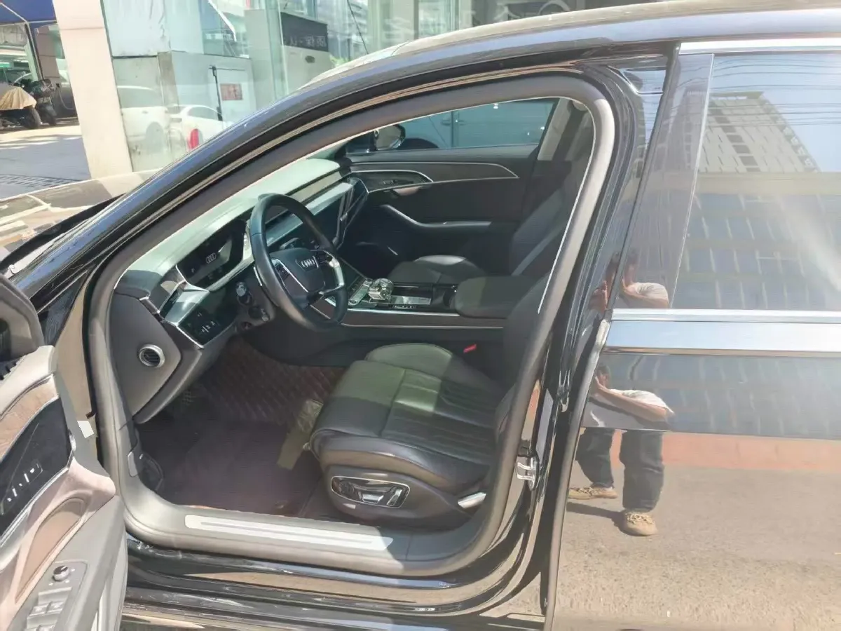 2024 Audi A8 2.0T 265HP L4 8AT,autocango,china used car exporter,china ev exporter,chinese used car exporter,chinese used ev exporter
