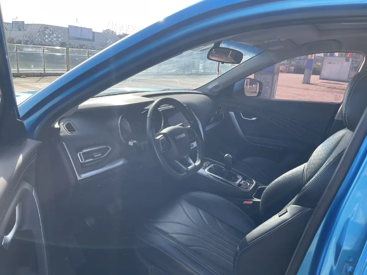 2018 SWM X7 1.8L 137HP L4 5MT,autocango,china used car exporter,china ev exporter,chinese used car exporter,chinese used ev exporter