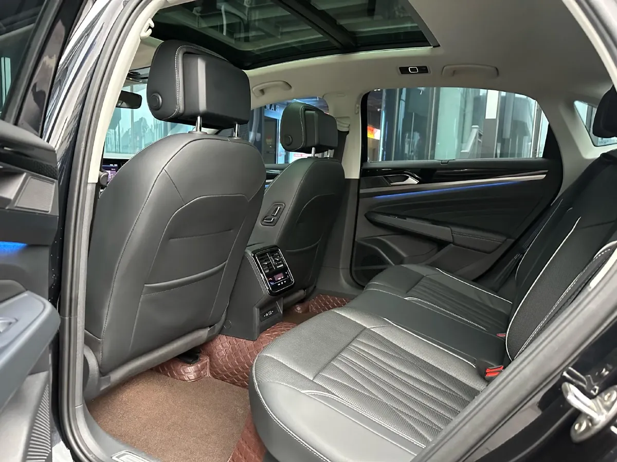 2023 Volkswagen Passat 2.0T 186HP L4 7DCT,autocango,china used car exporter,china ev exporter,chinese used car exporter,chinese used ev exporter