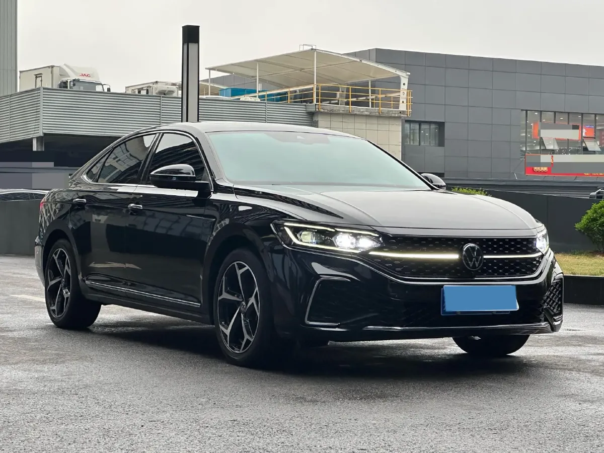 2023 Volkswagen Passat 2.0T 186HP L4 7DCT,autocango,china used car exporter,china ev exporter,chinese used car exporter,chinese used ev exporter