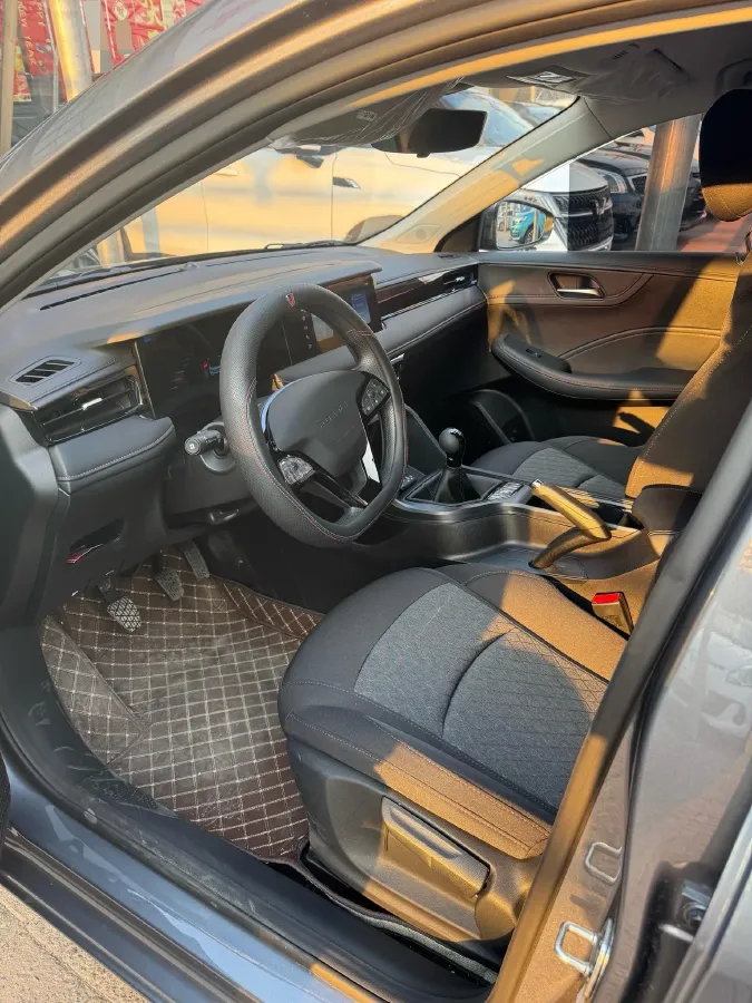 2023 Roewe i5 1.5L 129HP L4 5MT,autocango,china used car exporter,china ev exporter,chinese used car exporter,chinese used ev exporter