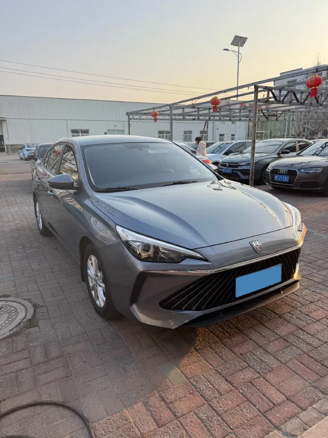 2023 Roewe i5 1.5L 129HP L4 5MT,autocango,china used car exporter,china ev exporter,chinese used car exporter,chinese used ev exporter