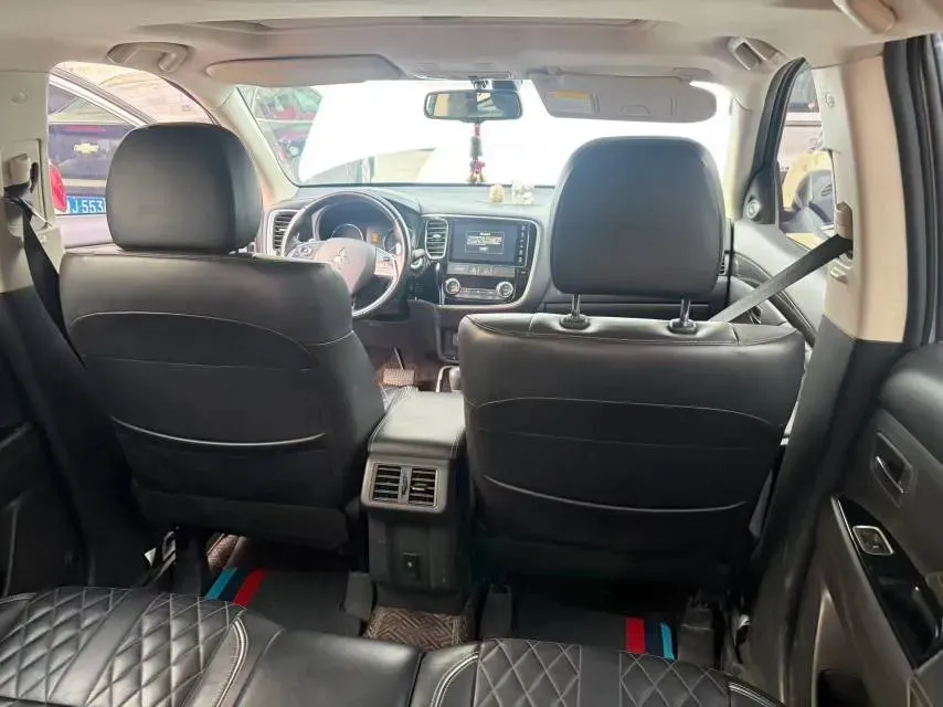 2020 Mitsubishi Outlander 2.4L 192HP L4 CVT,autocango,china used car exporter,china ev exporter,chinese used car exporter,chinese used ev exporter