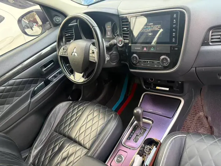 2020 Mitsubishi Outlander 2.4L 192HP L4 CVT,autocango,china used car exporter,china ev exporter,chinese used car exporter,chinese used ev exporter