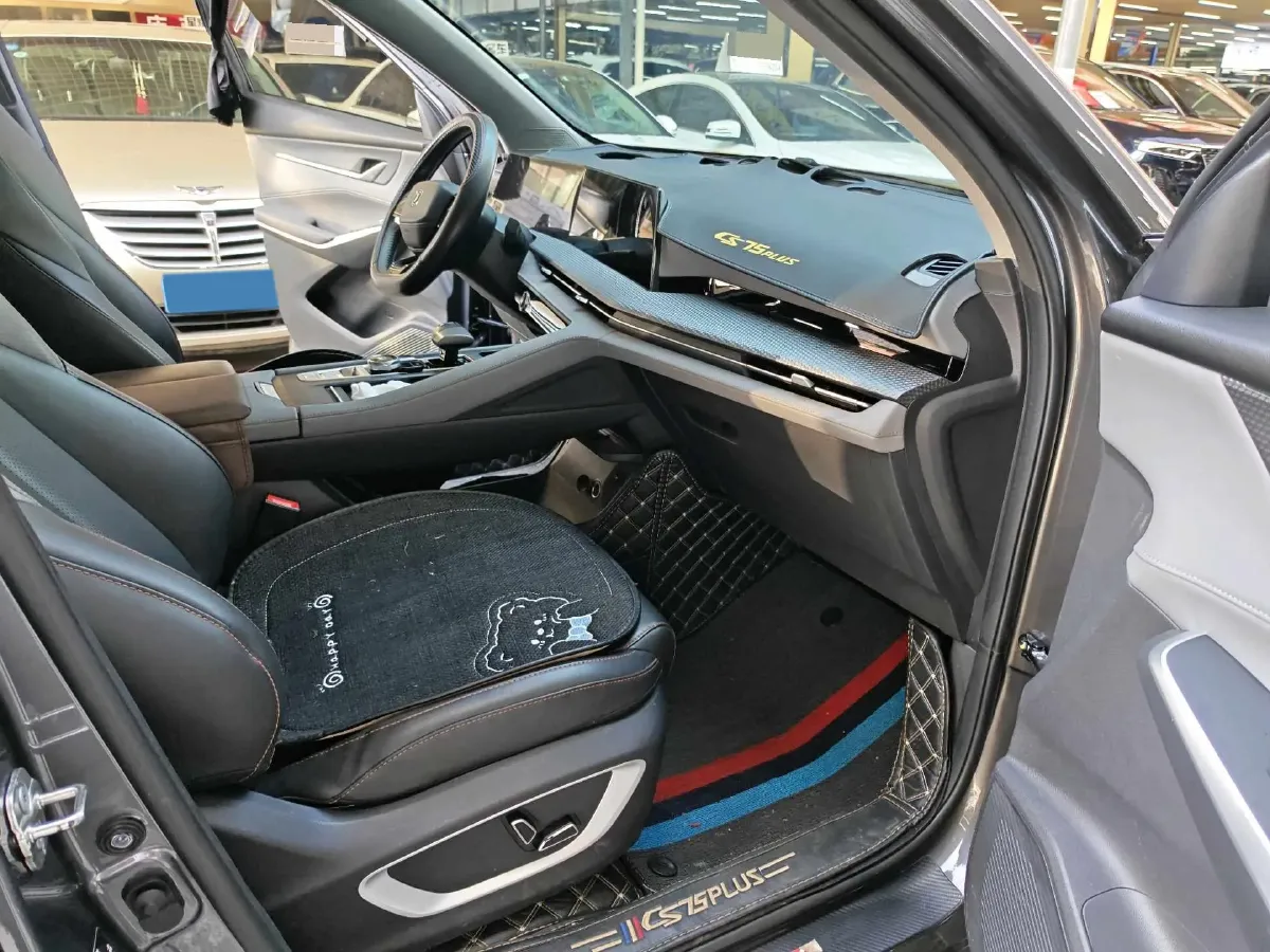 2022 ChangAn CS75 Plus 1.5T 188HP L4 8AT,autocango,china used car exporter,china ev exporter,chinese used car exporter,chinese used ev exporter