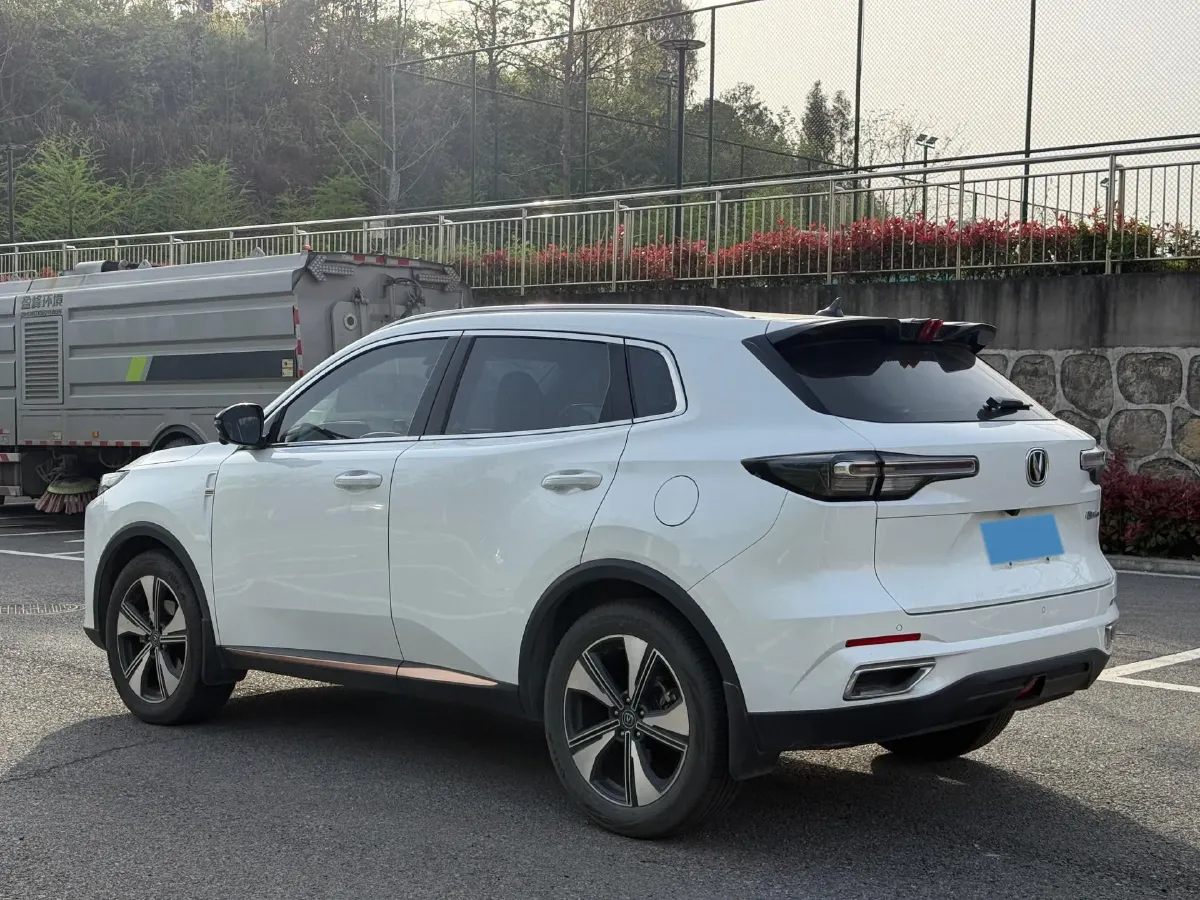 2022 ChangAn Oshan X7 Plus 1.5T 188HP L4 7DCT,autocango,china used car exporter,china ev exporter,chinese used car exporter,chinese used ev exporter