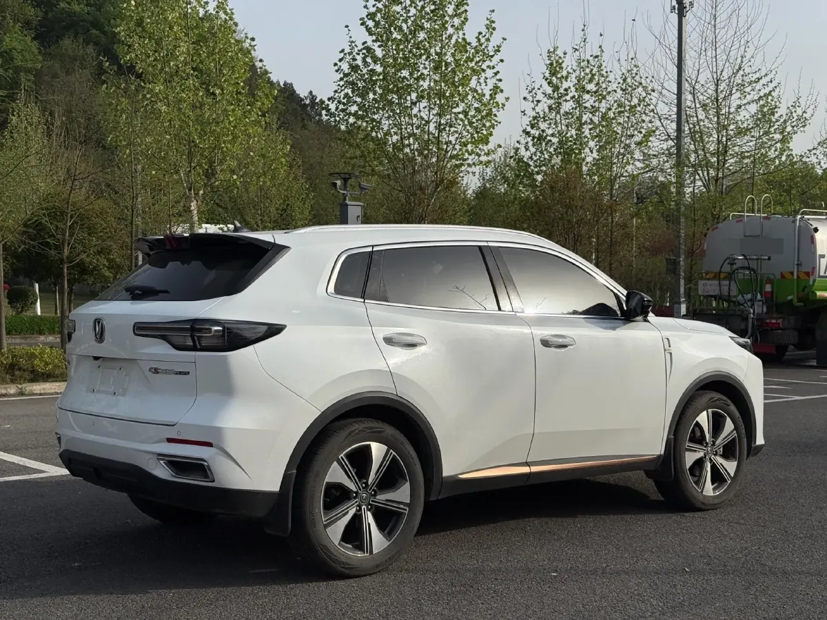 2022 ChangAn Oshan X7 Plus 1.5T 188HP L4 7DCT,autocango,china used car exporter,china ev exporter,chinese used car exporter,chinese used ev exporter
