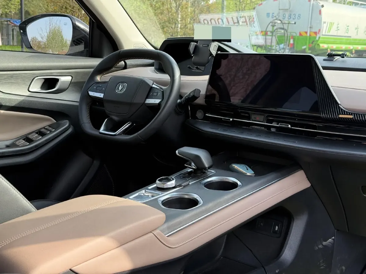 2022 ChangAn Oshan X7 Plus 1.5T 188HP L4 7DCT,autocango,china used car exporter,china ev exporter,chinese used car exporter,chinese used ev exporter