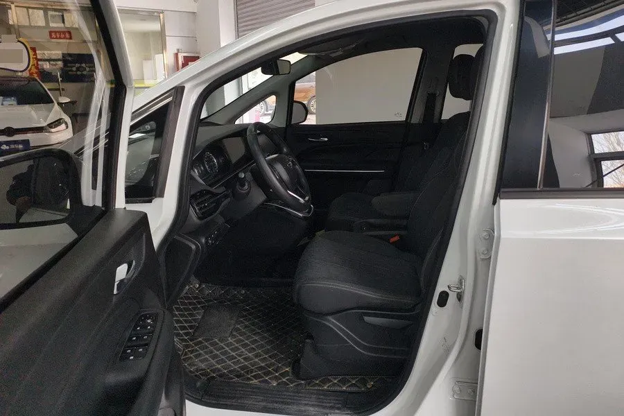 2021 GAC Trumpchi M6 1.5T 169HP L4 7DCT,autocango,china used car exporter,china ev exporter,chinese used car exporter,chinese used ev exporter