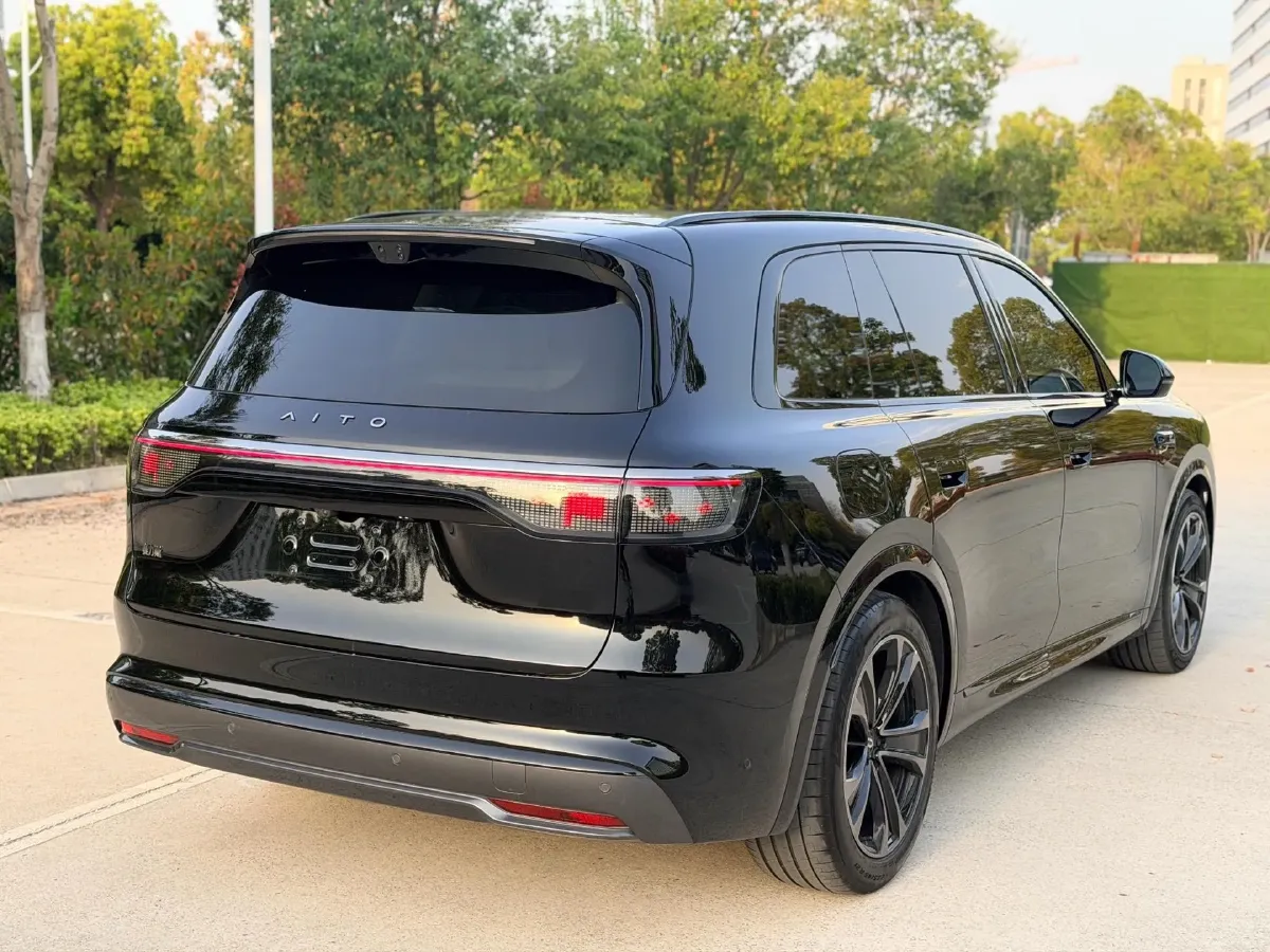 2025 AITO AITO M8 REEV 160HP REEV 53.4KWH,autocango,china used car exporter,china ev exporter,chinese used car exporter,chinese used ev exporter