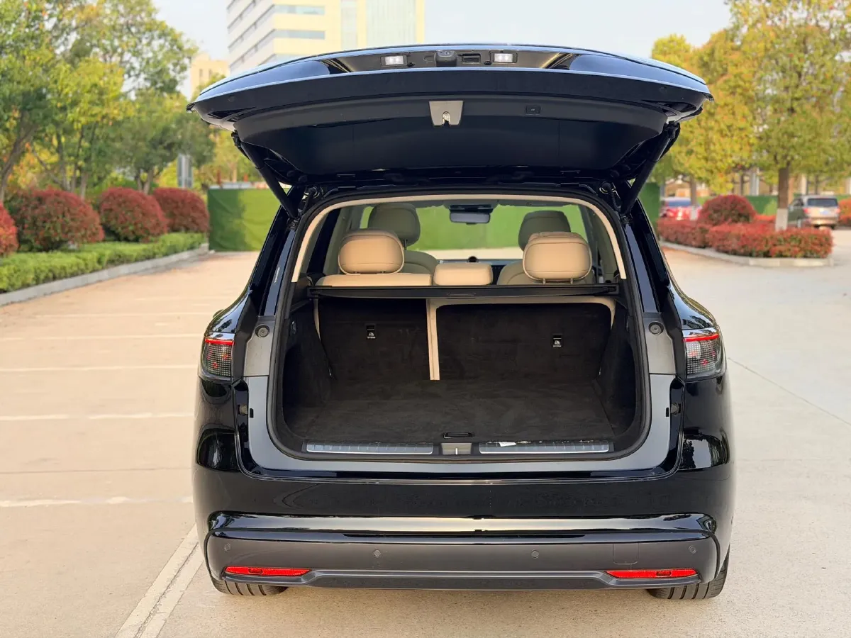 2025 AITO AITO M8 REEV 160HP REEV 53.4KWH,autocango,china used car exporter,china ev exporter,chinese used car exporter,chinese used ev exporter