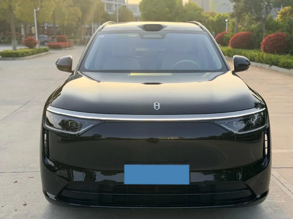2025 AITO AITO M8 REEV 160HP REEV 53.4KWH,autocango,china used car exporter,china ev exporter,chinese used car exporter,chinese used ev exporter