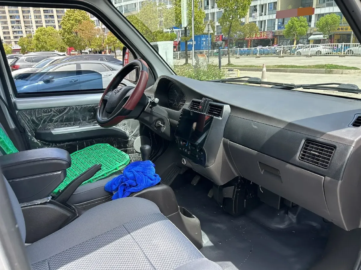 2012 LiFan X60 1.8L 133HP L4 5MT,autocango,china used car exporter,china ev exporter,chinese used car exporter,chinese used ev exporter