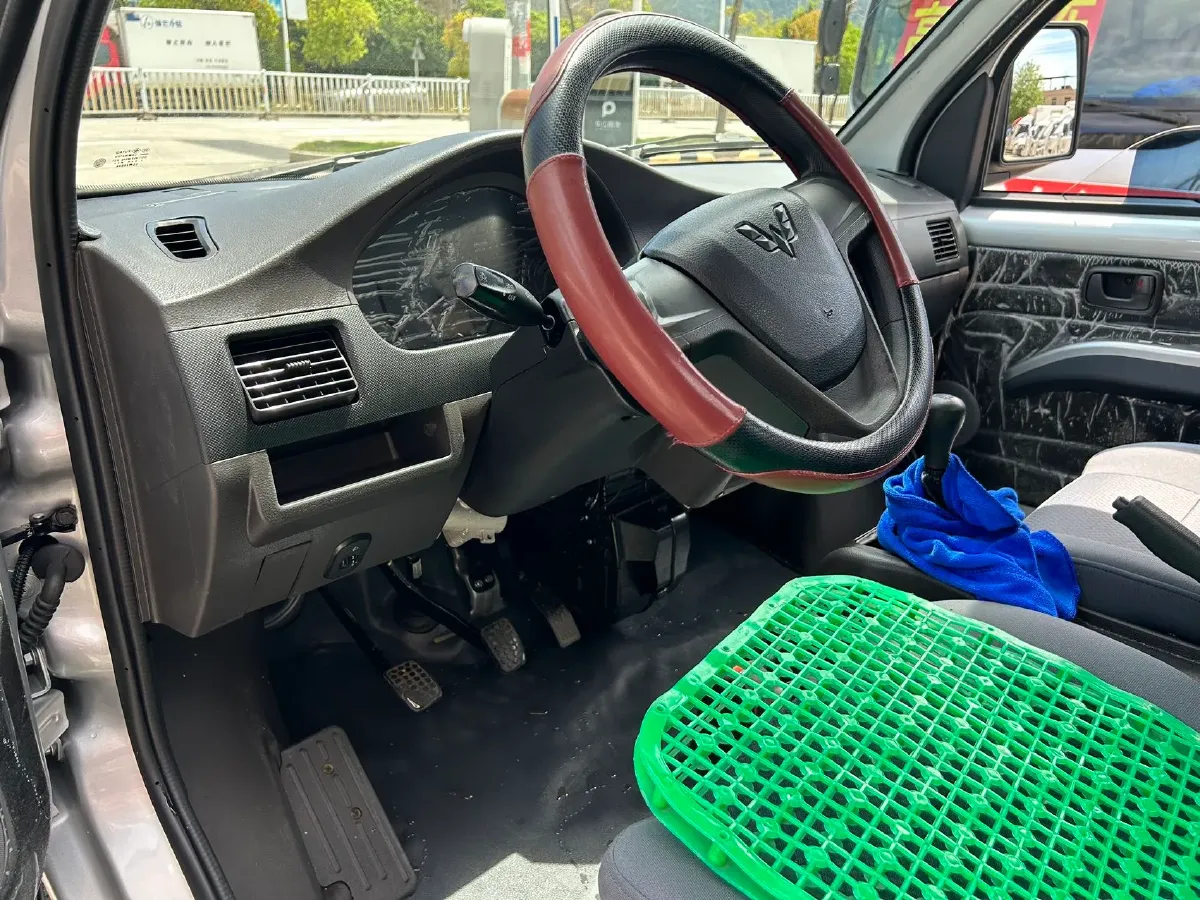 2012 LiFan X60 1.8L 133HP L4 5MT,autocango,china used car exporter,china ev exporter,chinese used car exporter,chinese used ev exporter