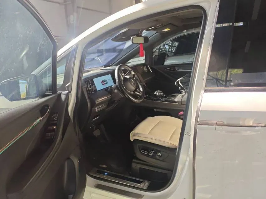 2023 GAC Trumpchi M8 2.0T 252HP L4 8AT,autocango,china used car exporter,china ev exporter,chinese used car exporter,chinese used ev exporter