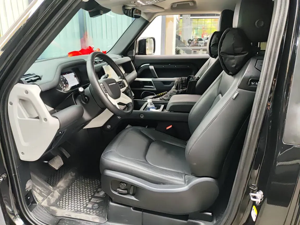 2024 Land Rover Defender 2.0T 301HP L4 8AT,autocango,china used car exporter,china ev exporter,chinese used car exporter,chinese used ev exporter