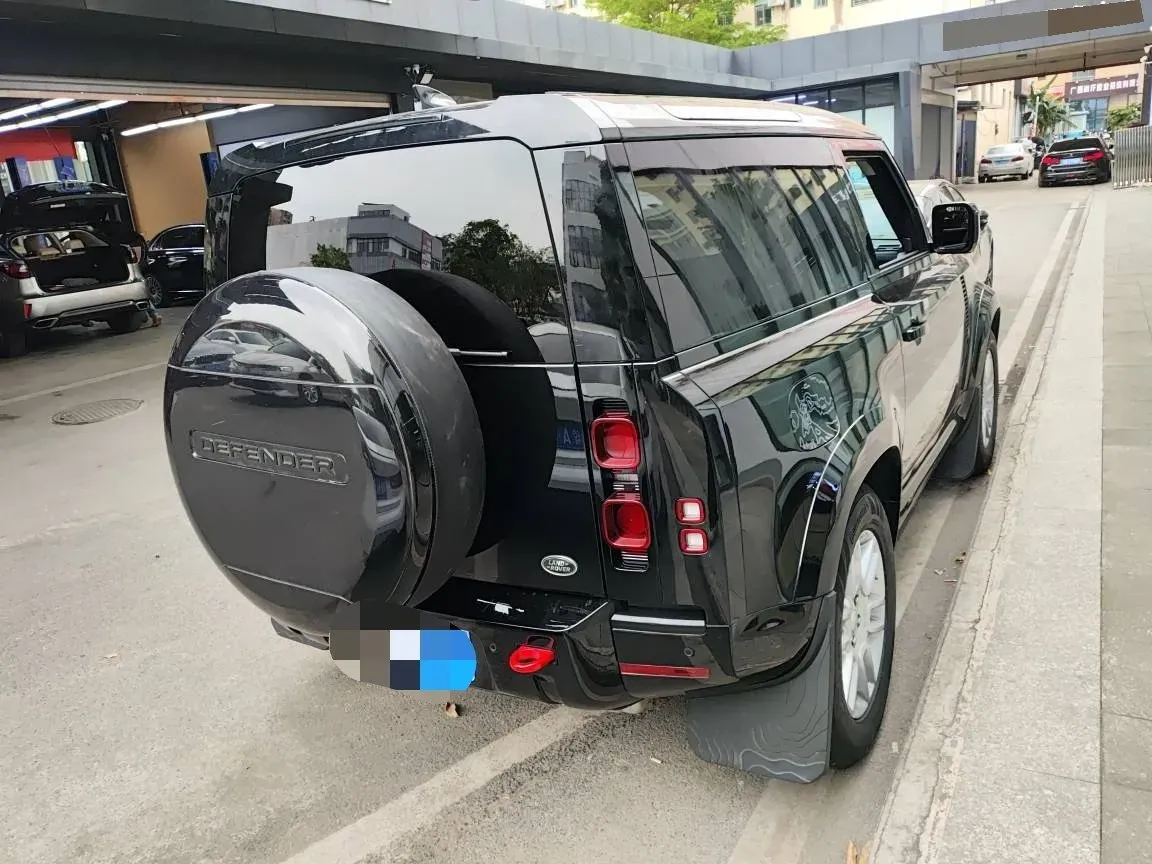 2024 Land Rover Defender 2.0T 301HP L4 8AT,autocango,china used car exporter,china ev exporter,chinese used car exporter,chinese used ev exporter