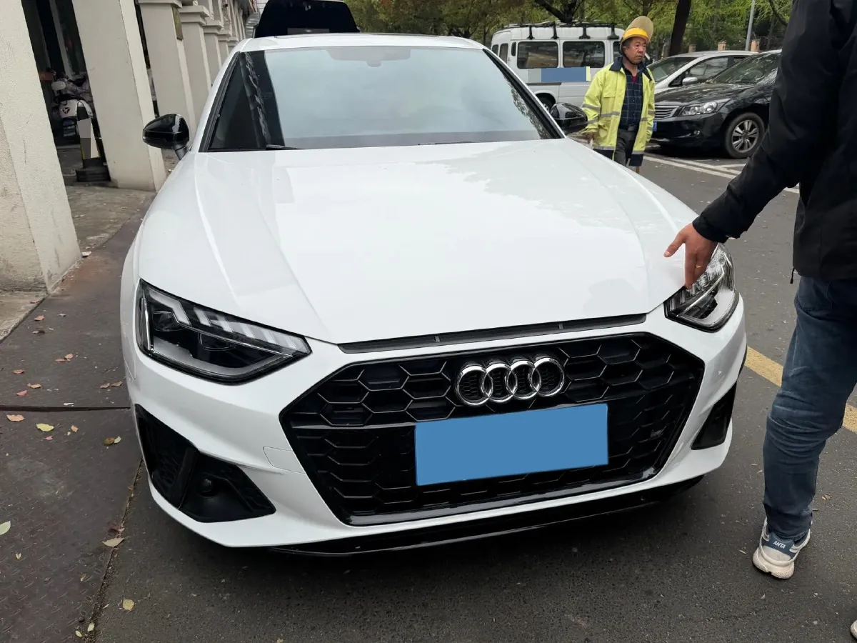 2024 Audi A4L 2.0T 190HP L4 7DCT,autocango,china used car exporter,china ev exporter,chinese used car exporter,chinese used ev exporter