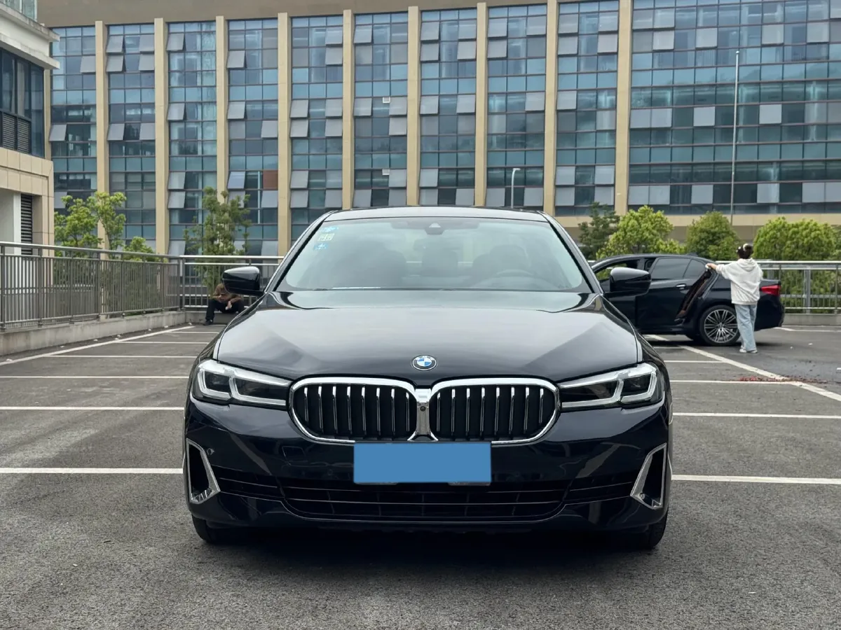 2021 BMW 5 Series 2.0T 252HP L4 8AT,autocango,china used car exporter,china ev exporter,chinese used car exporter,chinese used ev exporter
