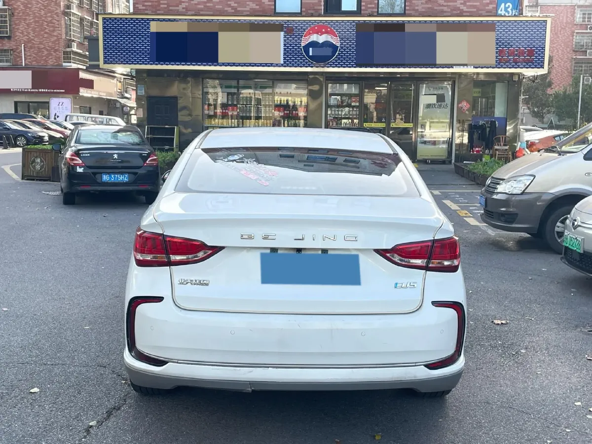 2022 Bestune B70 2.0T 224HP L4 6AT,autocango,china used car exporter,china ev exporter,chinese used car exporter,chinese used ev exporter