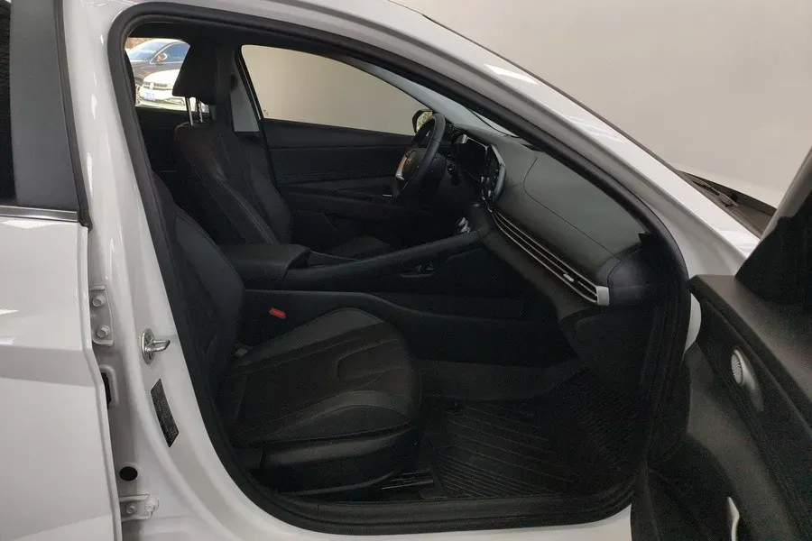 2023 Hyundai Elantra 1.5L 115HP L4 CVT,autocango,china used car exporter,china ev exporter,chinese used car exporter,chinese used ev exporter