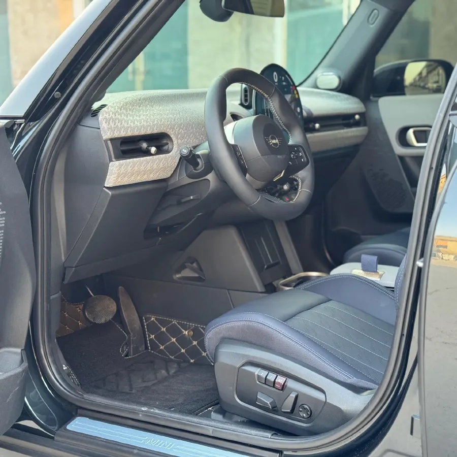 2025 MINI MINI 2.0T 204HP L4 7DCT,autocango,china used car exporter,china ev exporter,chinese used car exporter,chinese used ev exporter