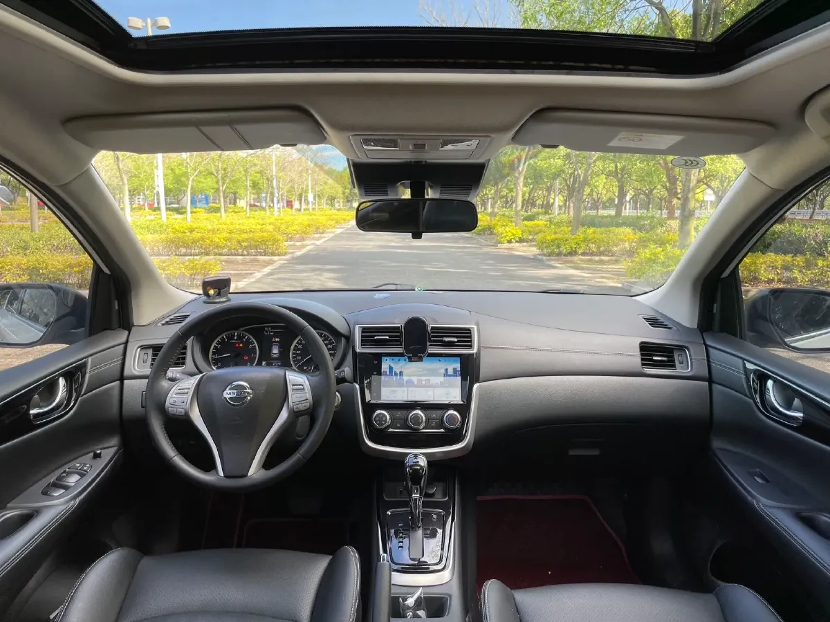 2021 Nissan Tiida 1.6L 122HP L4 CVT,autocango,china used car exporter,china ev exporter,chinese used car exporter,chinese used ev exporter