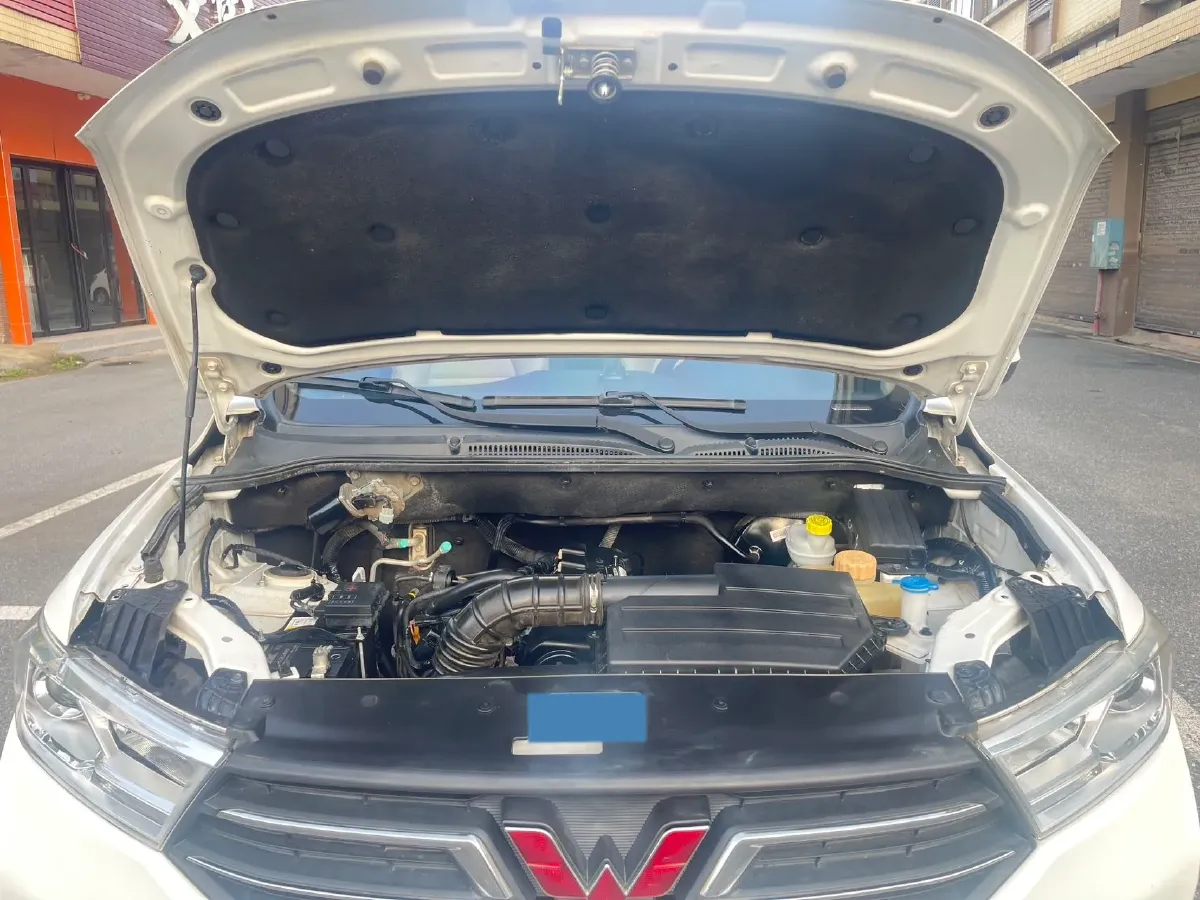 2018 WuLing HongGuang 1.5L 105HP L4 5MT,autocango,china used car exporter,china ev exporter,chinese used car exporter,chinese used ev exporter