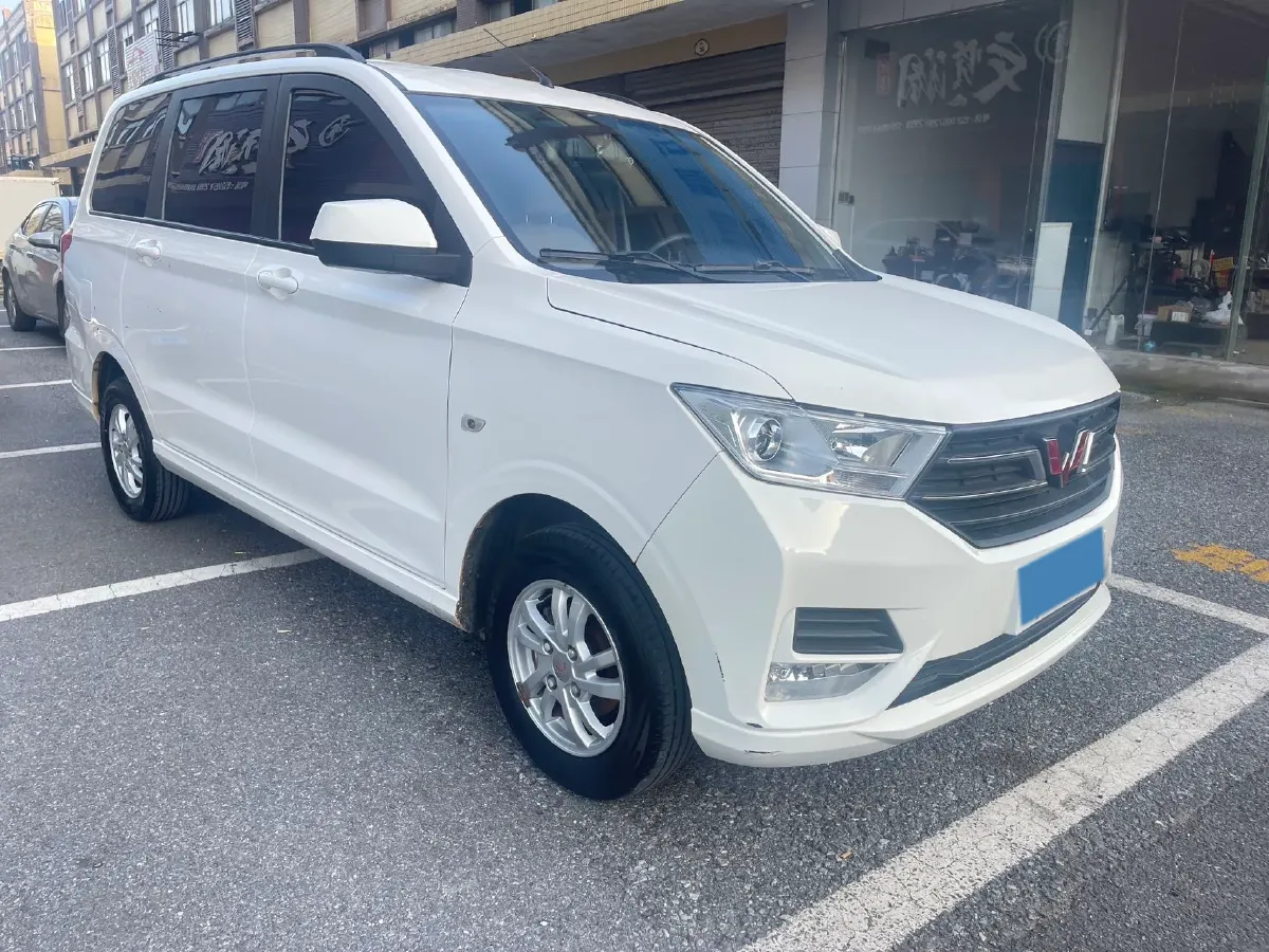 2018 WuLing HongGuang 1.5L 105HP L4 5MT,autocango,china used car exporter,china ev exporter,chinese used car exporter,chinese used ev exporter