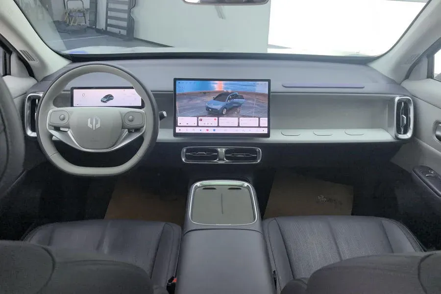 2025 Leapmotor B10 BEV 67.1KWH,autocango,china used car exporter,china ev exporter,chinese used car exporter,chinese used ev exporter