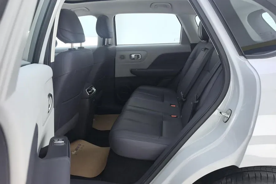 2025 Leapmotor B10 BEV 67.1KWH,autocango,china used car exporter,china ev exporter,chinese used car exporter,chinese used ev exporter