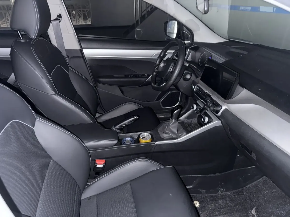 2025 Geely Coolray 1.5L 126HP L4 5MT,autocango,china used car exporter,china ev exporter,chinese used car exporter,chinese used ev exporter