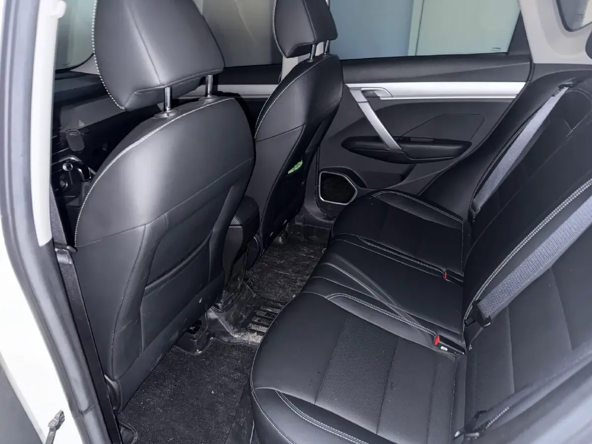 2025 Geely Coolray 1.5L 126HP L4 5MT,autocango,china used car exporter,china ev exporter,chinese used car exporter,chinese used ev exporter