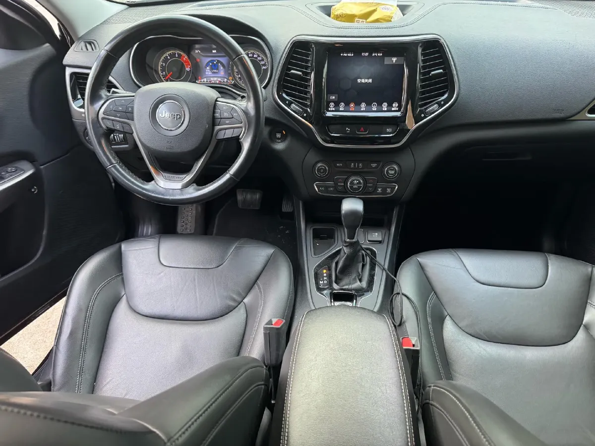 2020 Jeep Cherokee 2.0T 234HP L4 9AT,autocango,china used car exporter,china ev exporter,chinese used car exporter,chinese used ev exporter