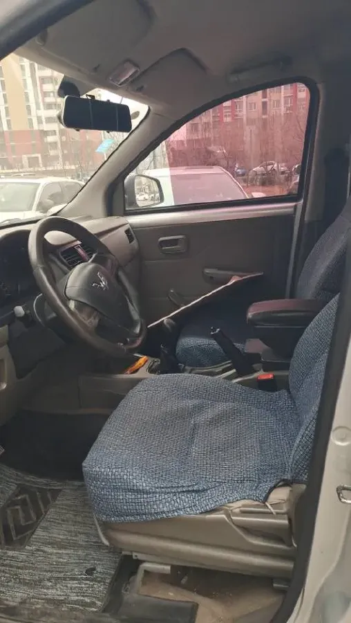 2019 WuLing RongGuang V 1.2L 82HP L4 5MT,autocango,china used car exporter,china ev exporter,chinese used car exporter,chinese used ev exporter