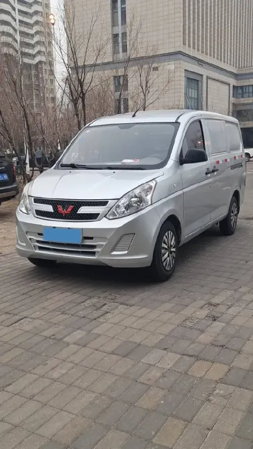 2019 WuLing RongGuang V 1.2L 82HP L4 5MT,autocango,china used car exporter,china ev exporter,chinese used car exporter,chinese used ev exporter