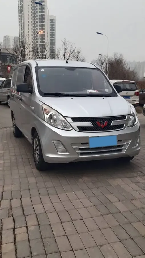 2019 WuLing RongGuang V 1.2L 82HP L4 5MT,autocango,china used car exporter,china ev exporter,chinese used car exporter,chinese used ev exporter