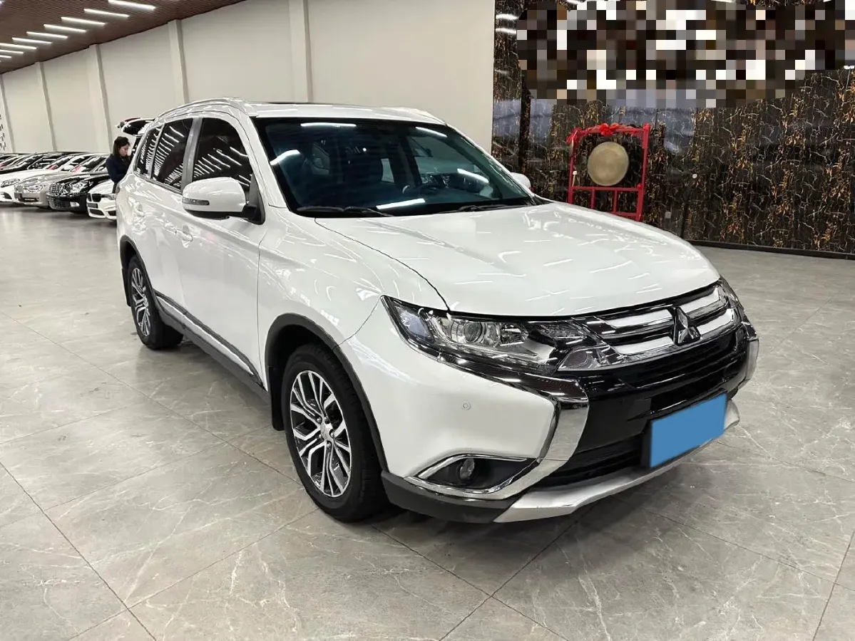 2018 Mitsubishi Outlander 2.0L 166HP L4 CVT,autocango,china used car exporter,china ev exporter,chinese used car exporter,chinese used ev exporter