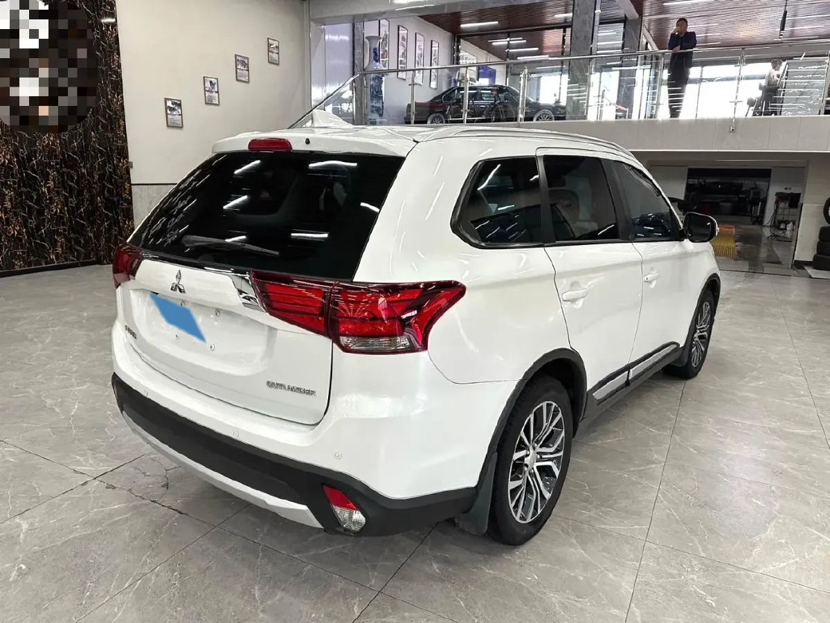 2018 Mitsubishi Outlander 2.0L 166HP L4 CVT,autocango,china used car exporter,china ev exporter,chinese used car exporter,chinese used ev exporter