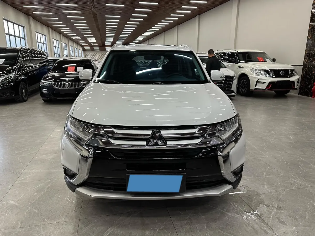2018 Mitsubishi Outlander 2.0L 166HP L4 CVT,autocango,china used car exporter,china ev exporter,chinese used car exporter,chinese used ev exporter
