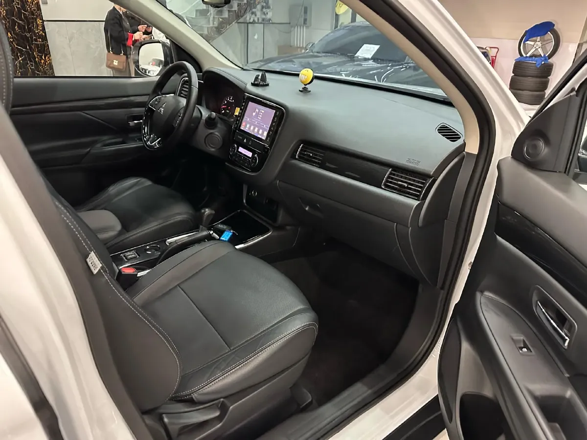 2018 Mitsubishi Outlander 2.0L 166HP L4 CVT,autocango,china used car exporter,china ev exporter,chinese used car exporter,chinese used ev exporter