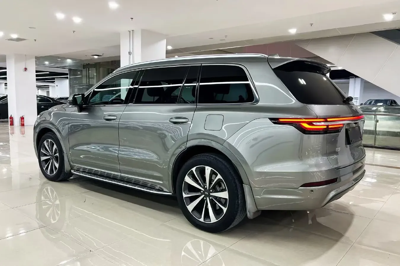 2020 Li ONE Range Extended 131HP REEV 40.5KWH,autocango,china used car exporter,china ev exporter,chinese used car exporter,chinese used ev exporter