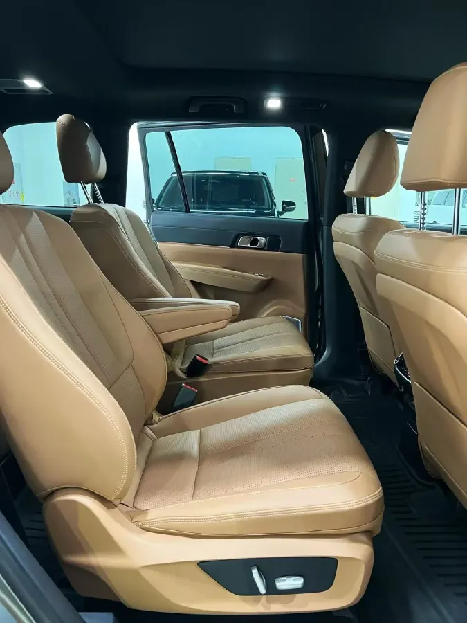 2020 Li ONE Range Extended 131HP REEV 40.5KWH,autocango,china used car exporter,china ev exporter,chinese used car exporter,chinese used ev exporter