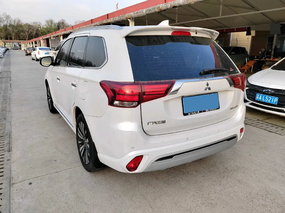 2021 Mitsubishi Outlander 2.4L 192HP L4 CVT,autocango,china used car exporter,china ev exporter,chinese used car exporter,chinese used ev exporter
