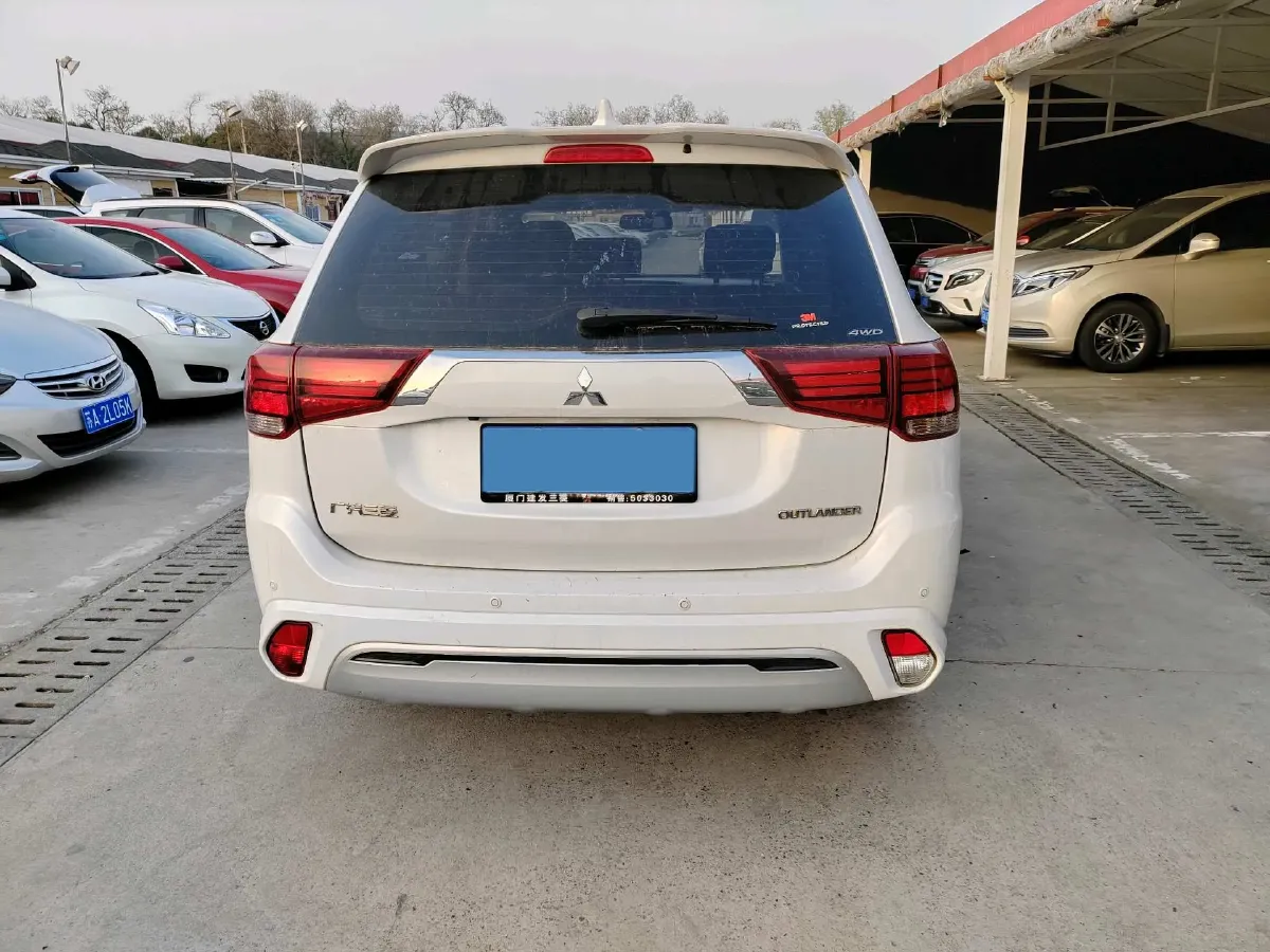 2021 Mitsubishi Outlander 2.4L 192HP L4 CVT,autocango,china used car exporter,china ev exporter,chinese used car exporter,chinese used ev exporter
